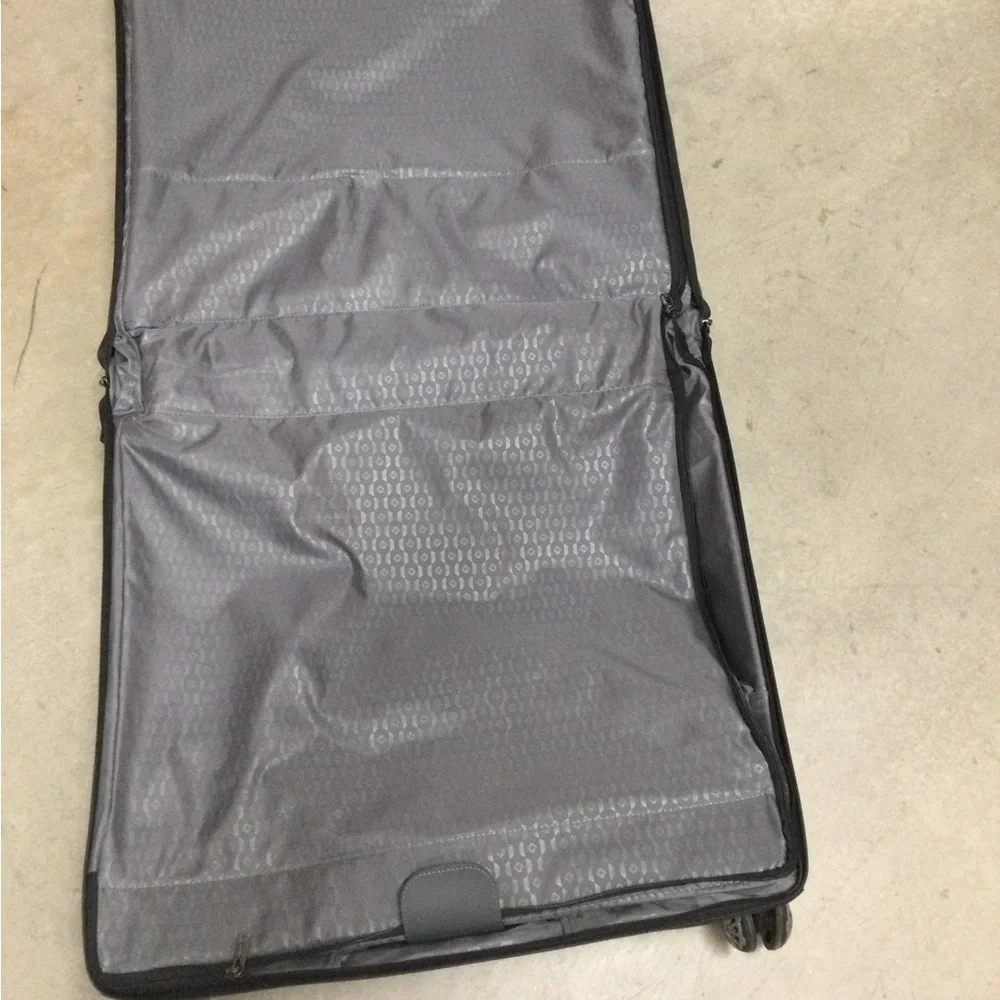 Men's Black Rolling Garment Bag - Professional Travel Luggage